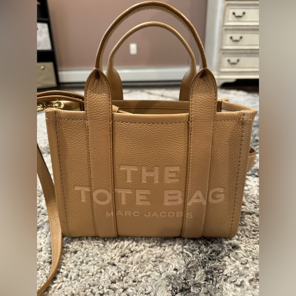 Marc Jacobs Small The Leather Small Tote - Picture 7 of 9